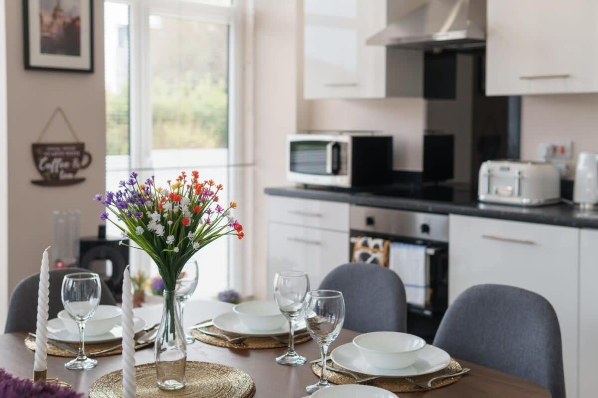 2 Bedroom Modern Apartment In Manchester Eksteriør billede