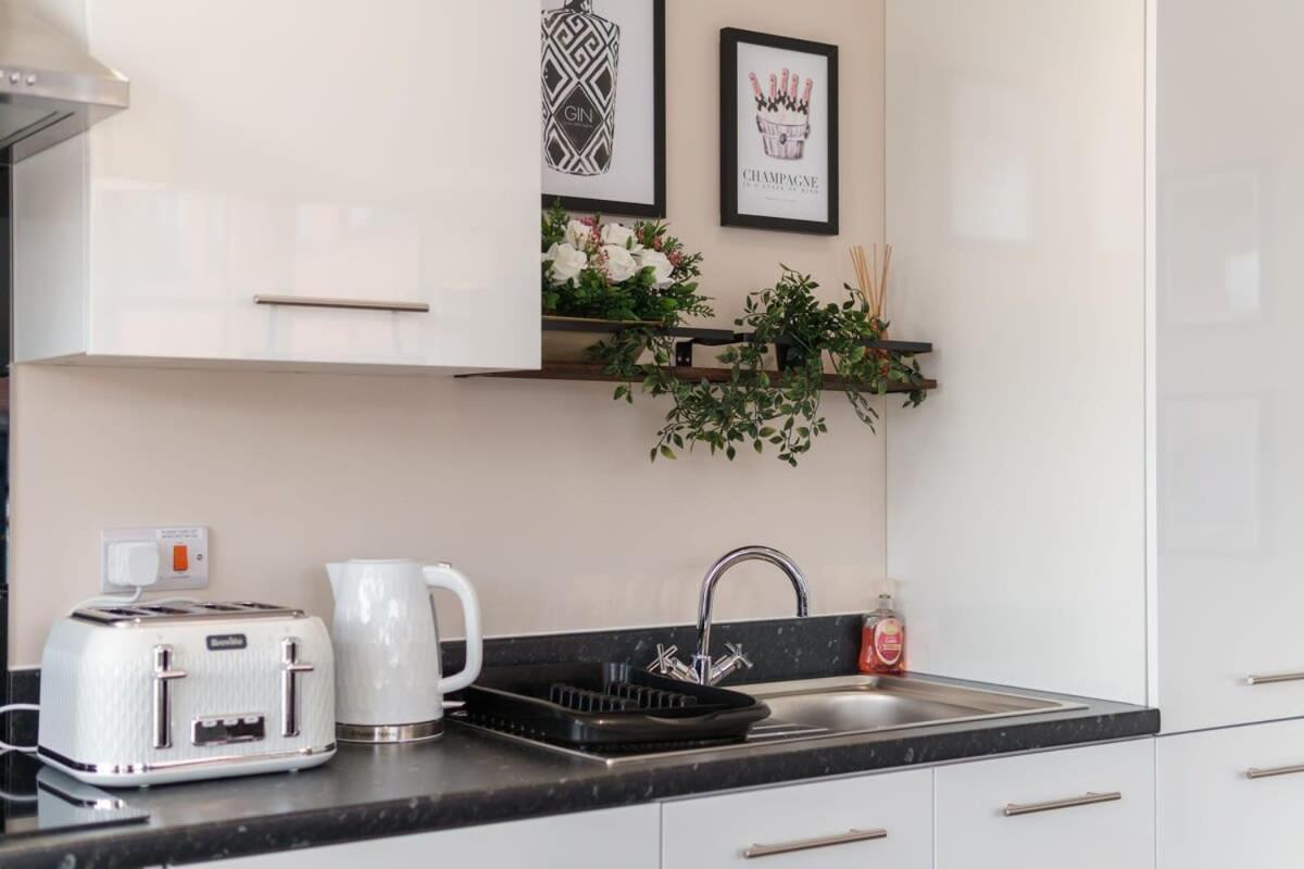2 Bedroom Modern Apartment In Manchester Eksteriør billede