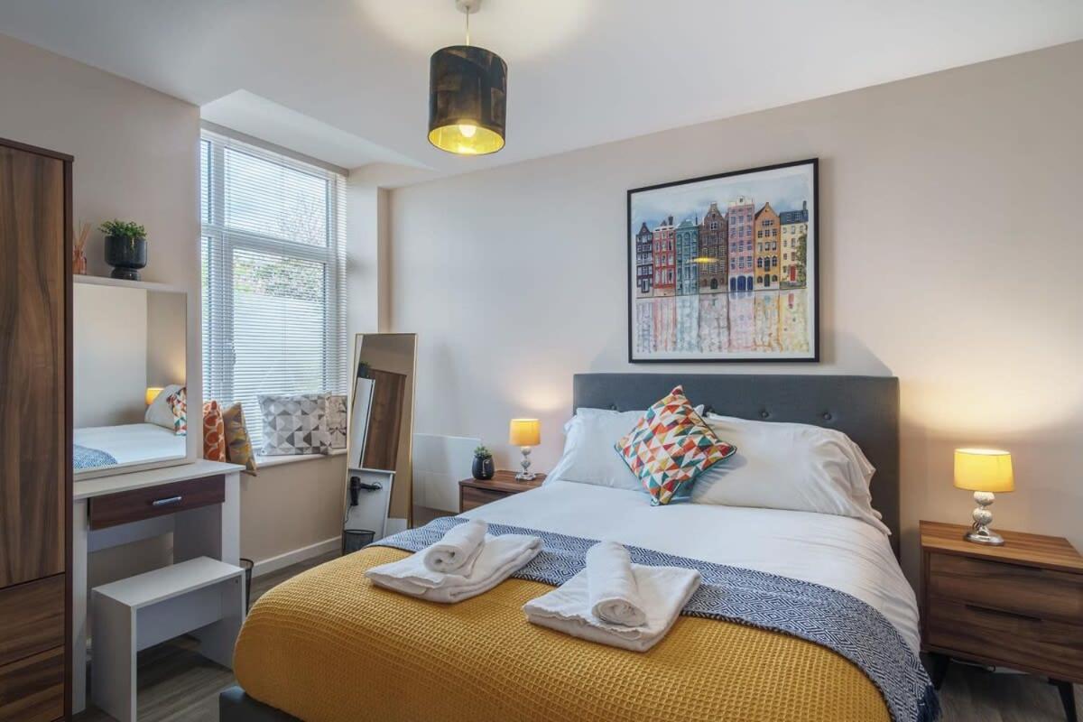 2 Bedroom Modern Apartment In Manchester Eksteriør billede